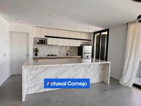 Casa en Alquiler con 5 cocheras