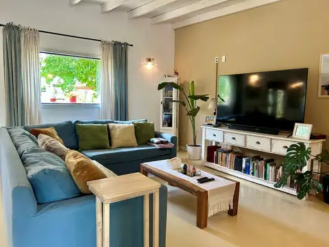 CASA VENTA- BARRIO CERRADO CON LAGUNA "LA ARBOLADA DE CAPILLA" L16