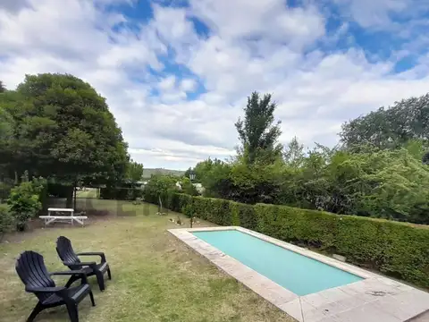 POTERO DE GARAY CASA CON PILETA