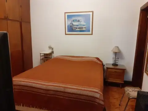 Vendo muy buena propiedad en pleno centro de la ciudad de Zarate. Apto Credito 