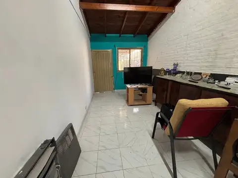Casa 4 ambientes con 1 baño