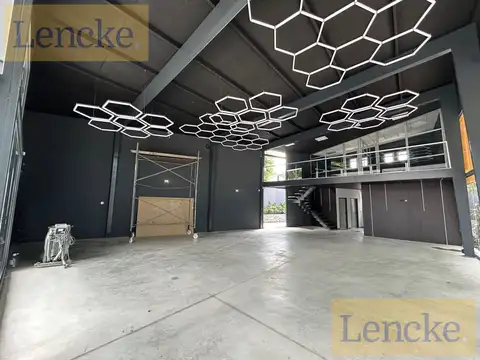Excelente local a estrenar en esquina, venta, unico en la zona de Punta Chica