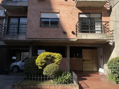 Departamento 2 amb. al frente con balcon