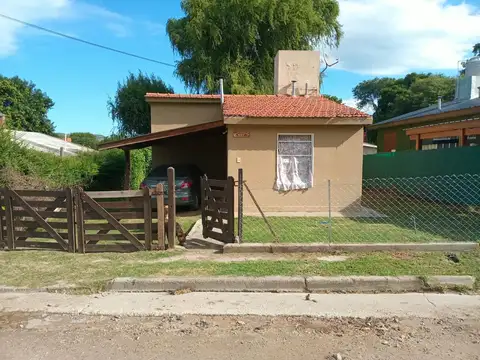 Casa de dos dormitorios. Villa General Belgrano.