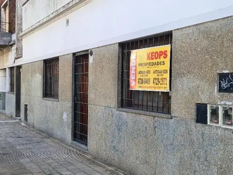 VENTA PH AL FRENTE 2 AMBIENTES PATIO Y TERRAZA - CON RENTA
