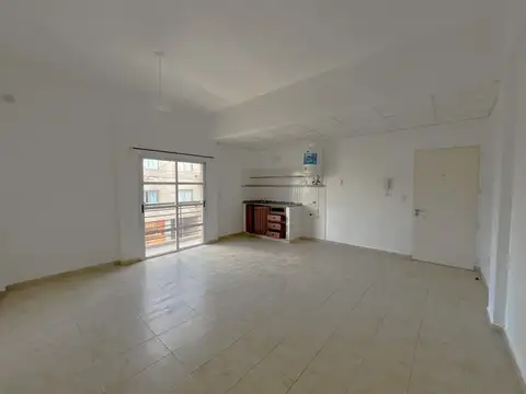 Presidente Peron 600, Piso 1