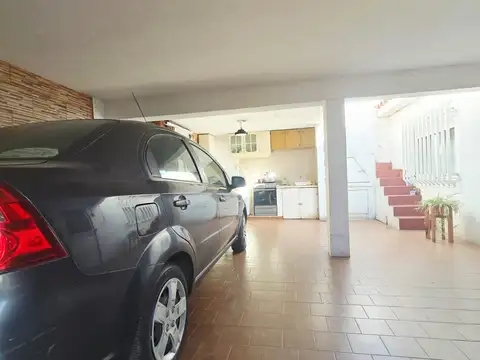 Casa 5 ambientes con 1 baño
