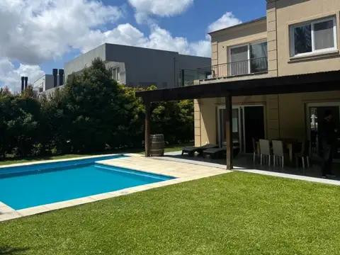 CASA EN ALQUILER AMUEBLADA DE VERANO EN BARRIO CASTAÑOS NORDELTA
