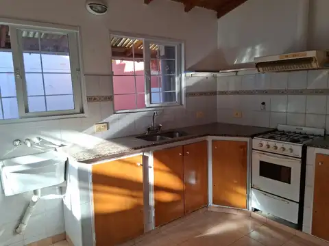 Depto Tipo Casa en Alquiler de 2 dormitorios