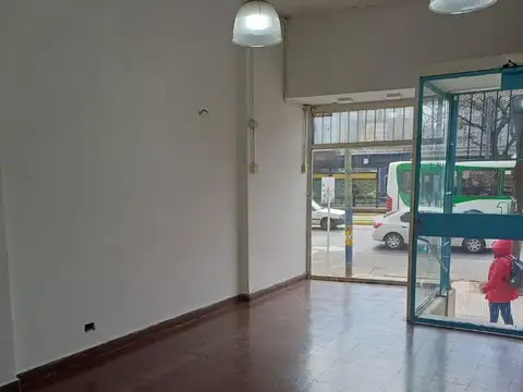 LOCAL COMERCIAL SOBRE AVDA ALTE BROWN