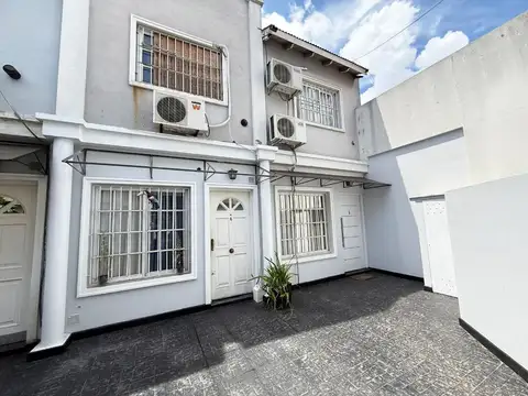 Depto Tipo Casa en Venta de 4 ambientes