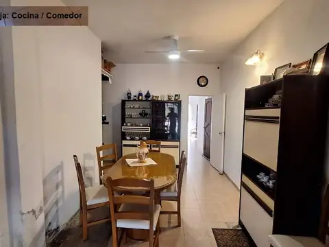 Casa en Venta con 3 cocheras