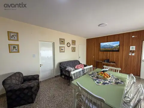 Casa en Alquiler con 1 cochera