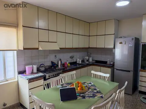 Casa en alquiler en barrio 30 de Octubre - 2 habitaciones, patio y cochera