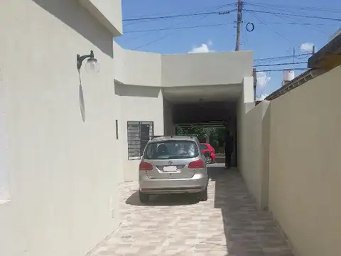 Casa 3 ambientes con 2 baños