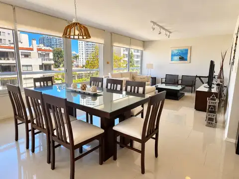 Departamento 6 ambientes con 4 baños