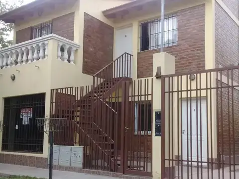 REMAX ALQUILA DEPARTAMENTO EN CARRODILLA