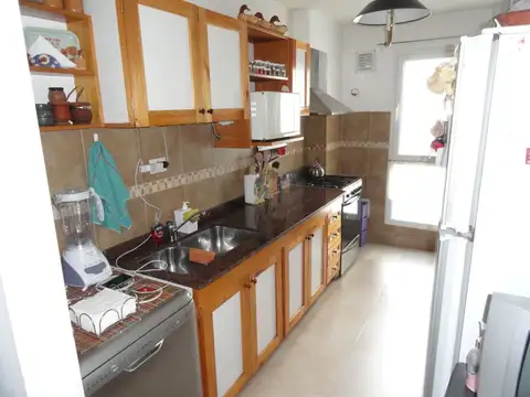 Departamento 5 ambientes con 2 baños