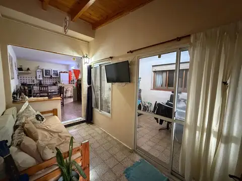 Casa de dos dormitorios con dos patios