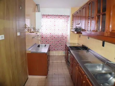 Rafaela 3900, Piso 1