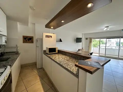 Departamento en venta semipiso de 2 dormitorios con balcón al frente y cochera Luis Agote- Rosario