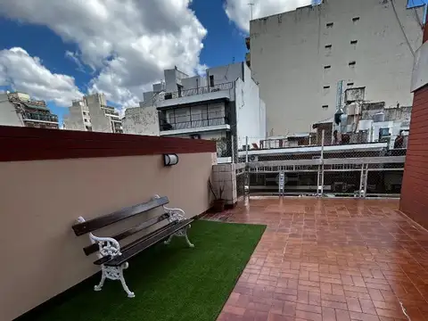 4 amb ÚNICO súper amplios al frente 2 bñ con balcón corrido