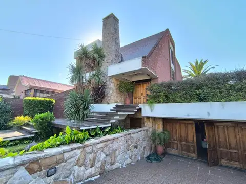 Casa en venta 10 ambientes en Villa Ballester