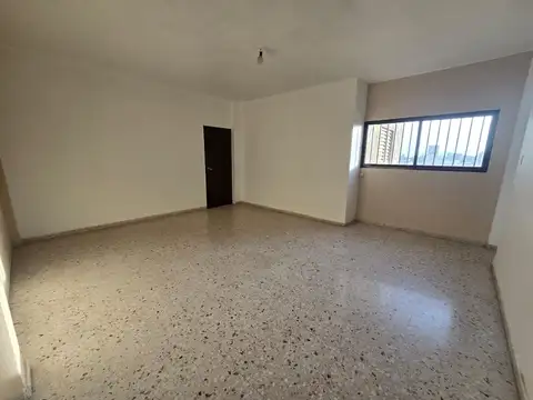 Alquiler departamento 3 dormitorios zona centro.