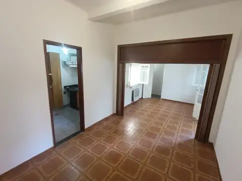 Avenida Congreso 5000, Piso 1