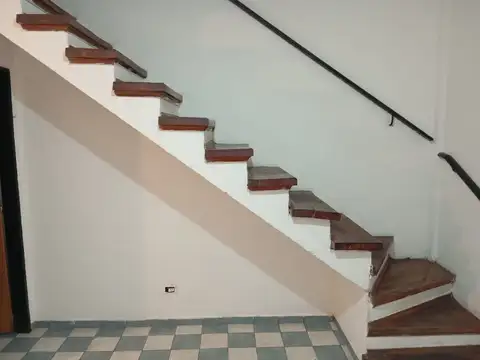 Depto Tipo Casa en Alquiler de 3 ambientes