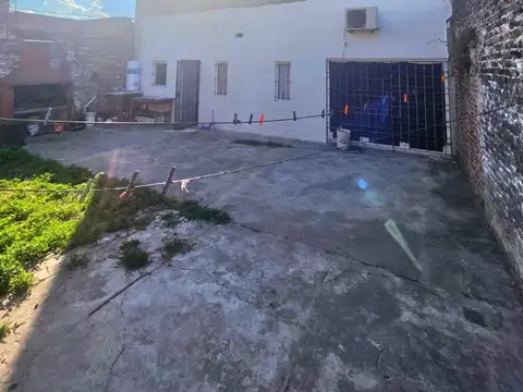 Venta casa 4 ambientes casa con local en San Justo