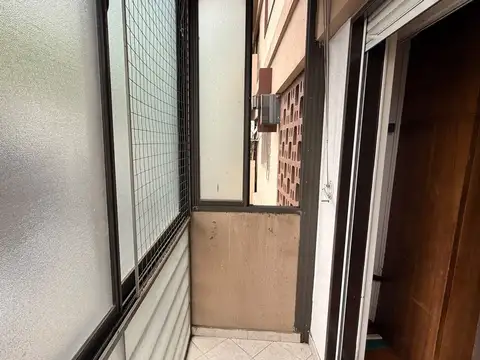 Alquiler MONO amueblado balcón cocina Lavarropa