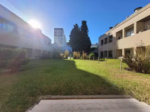 2 AMBIENTES EN VENTA, COMPLEJO SOLARES! IMPERDIBLE! 360!