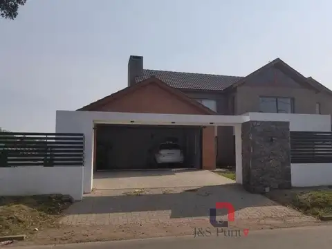 Casa 4 ambientes con 4 baños