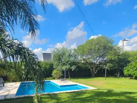 Casa en Barrio Privado LOS SAUCES!! (zona sur)