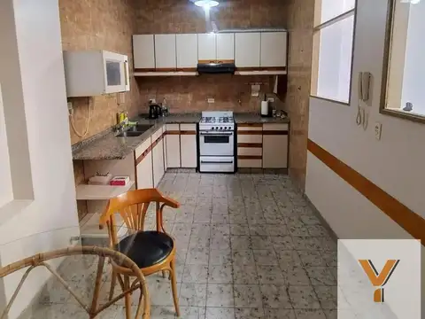 Departamento 6 ambientes con 2 baños