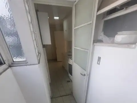 ALQUILER 3 AMBIENTES - GRAN BALCON - LAVADERO - LUMINOSO