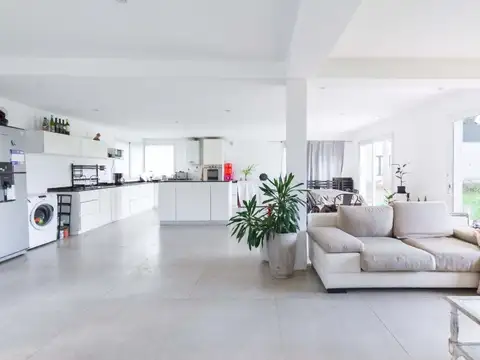 CASA EN VENTA EN BARRIO SANTA MARIA DEL PILAR