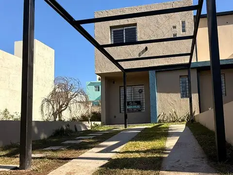 Casa 3 ambientes con 2 baños