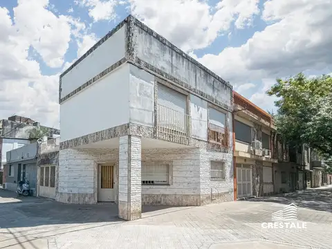 Venta / permuta - Casa 3 dormitorios con cochera - Sexta, Rosario.