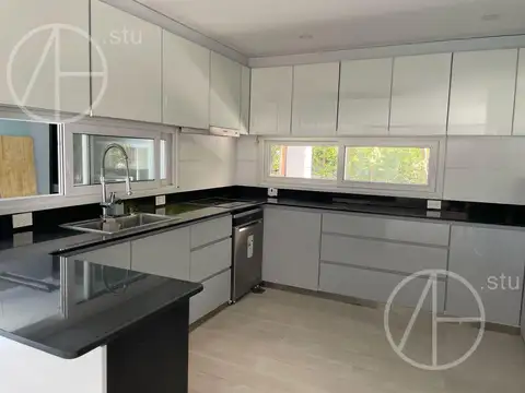 Casa en Alquiler en Puertos - Barrio Vistas, USD 3.150