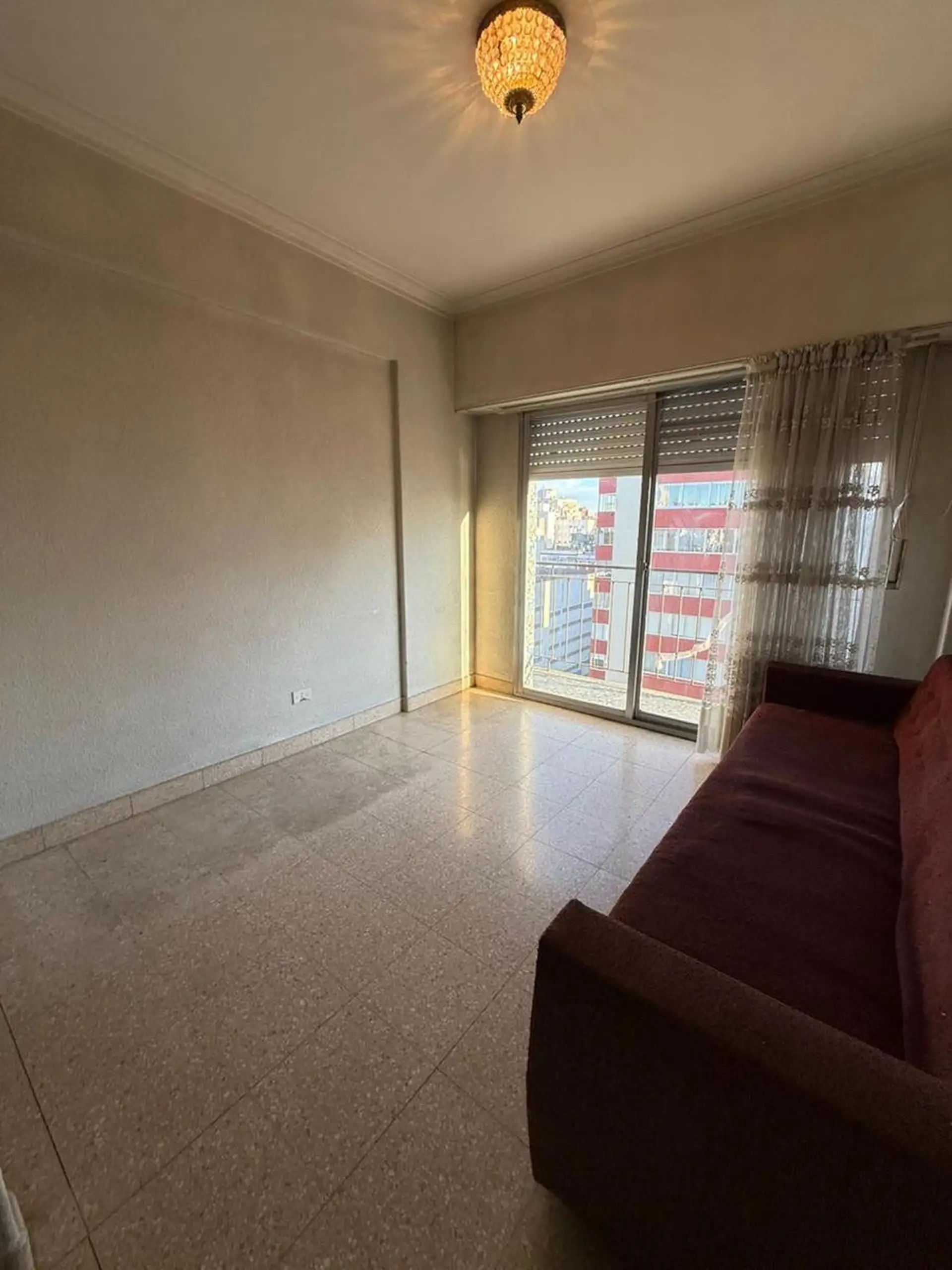 Venta de departamento - 1 ambiente - A la calle - Con balcón - Plaza Colon