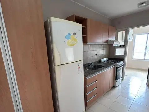 Dpto.1 dormitorio c/balcón frente y cochera