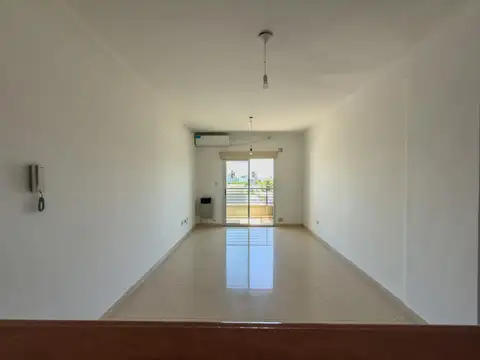 2 Ambientes Muy Luminoso con Balcón | Excelente Ubicación en el Casco de La Plata