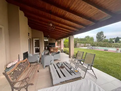 Casa 7 ambientes con 3 baños