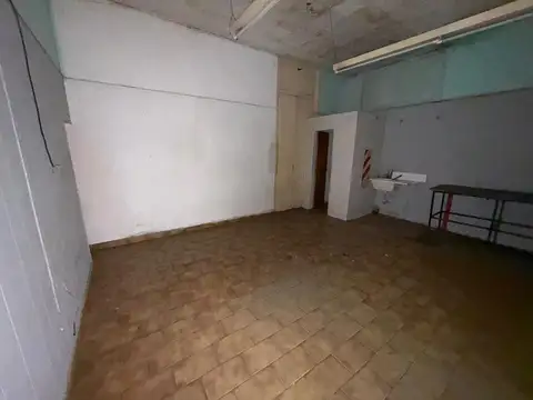 Importante local de 200m2 - Lanús Oeste