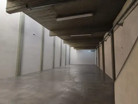 GALPON o DEPOSITO EN VENTA EN V. URQUIZA 400 M2