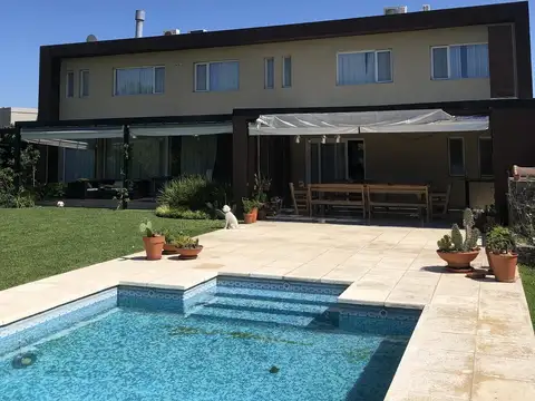 Casa en Venta de 5 dormitorios