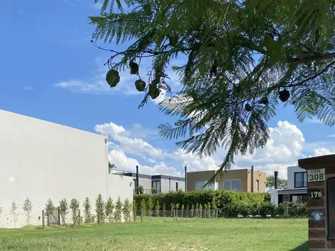 Terreno en Venta 32  mts Fondo