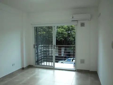 Alcaraz 5100, Piso 1